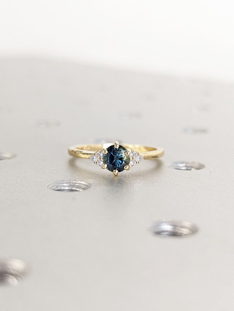 Peacock Sapphire Promise Ring Gold, Round Cut Engagement Dainty Sapphire Ring, Art Deco Ring,Green Gemstone Statement Ring,Anniversary Gift