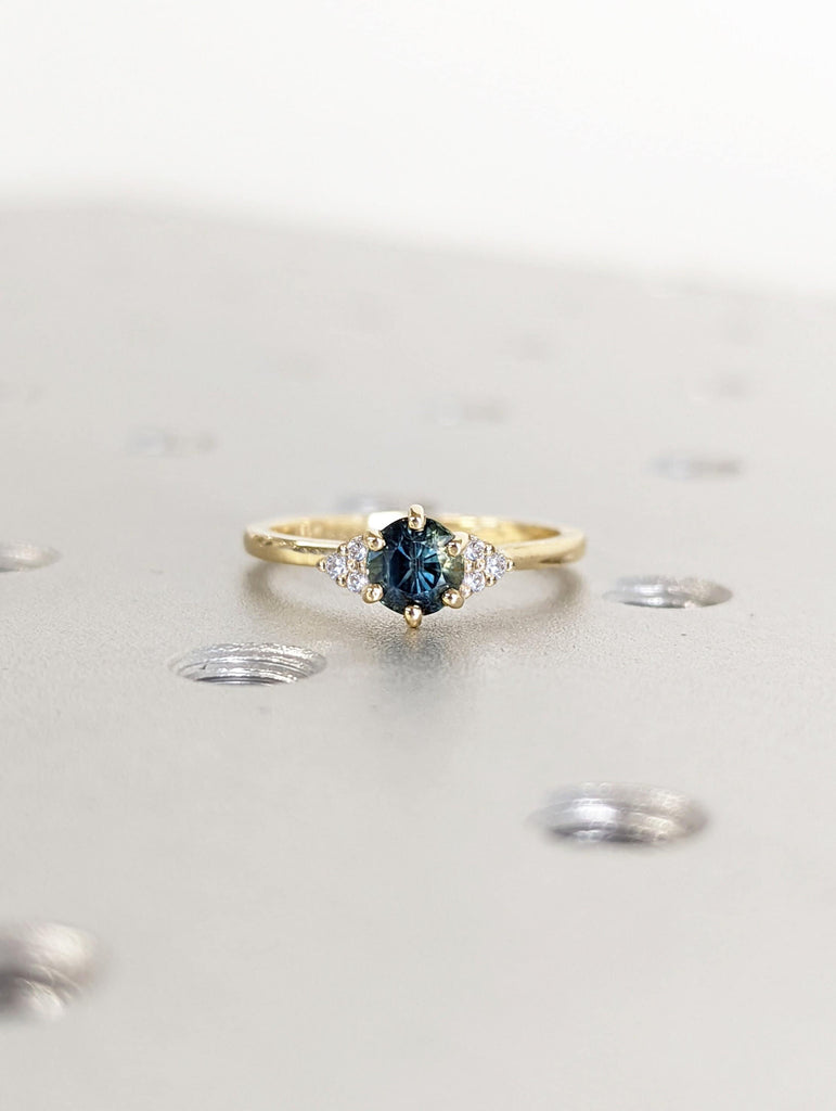 Peacock Sapphire Promise Ring Gold, Round Cut Engagement Dainty Sapphire Ring, Art Deco Ring,Green Gemstone Statement Ring,Anniversary Gift