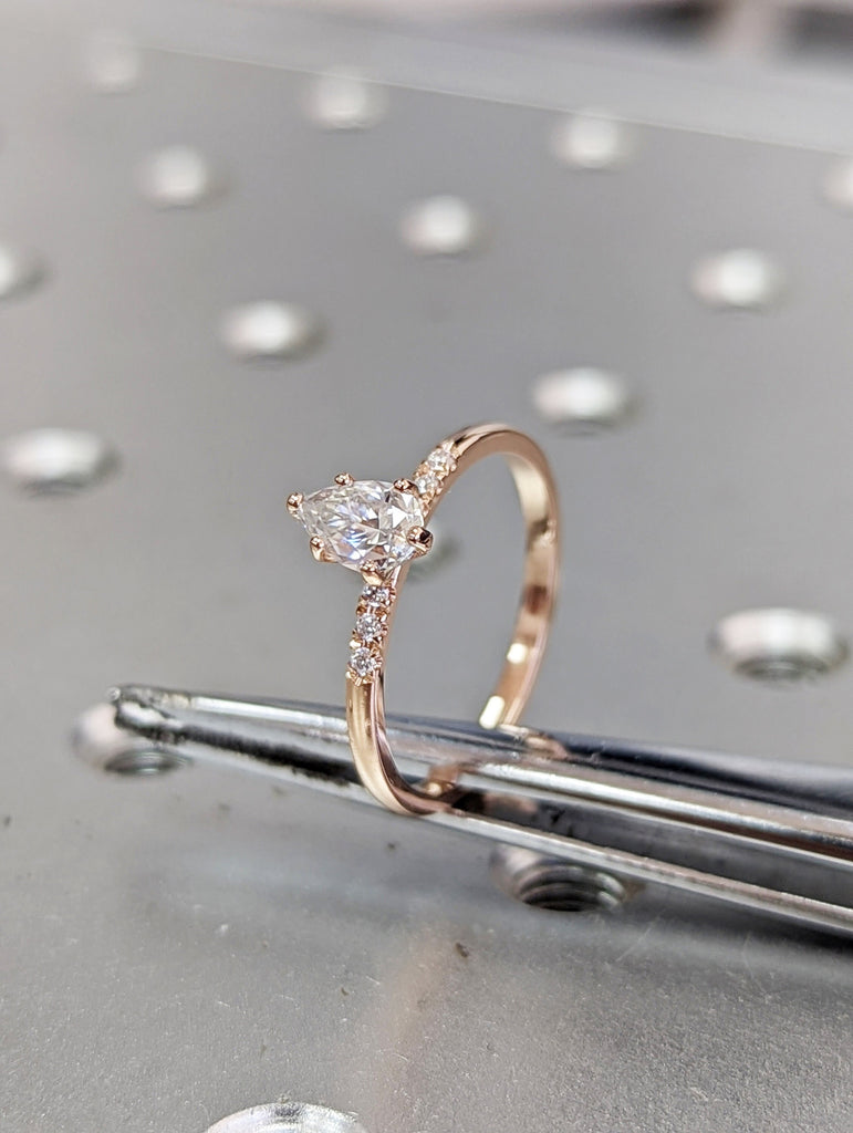 14K Solid Gold Engagement Ring /0.5CT Pear Moissanite Wedding Ring/Moissanite Engagement Ring/Stack Ring/Promise ring/Rose gold