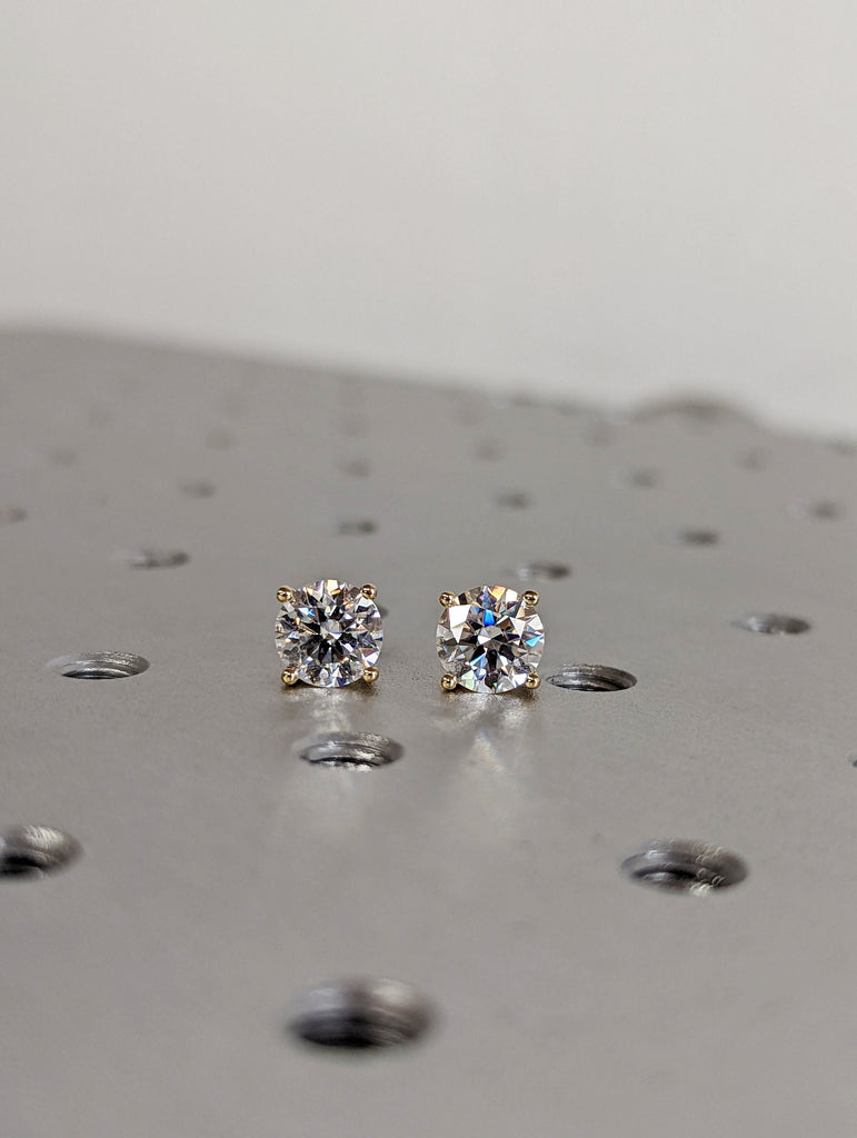 1 Carat Moissanite Diamond 4 Claws Stud Earrings, Round Moissanite Earrings, wedding anniversary stud earrings, everyday earrings