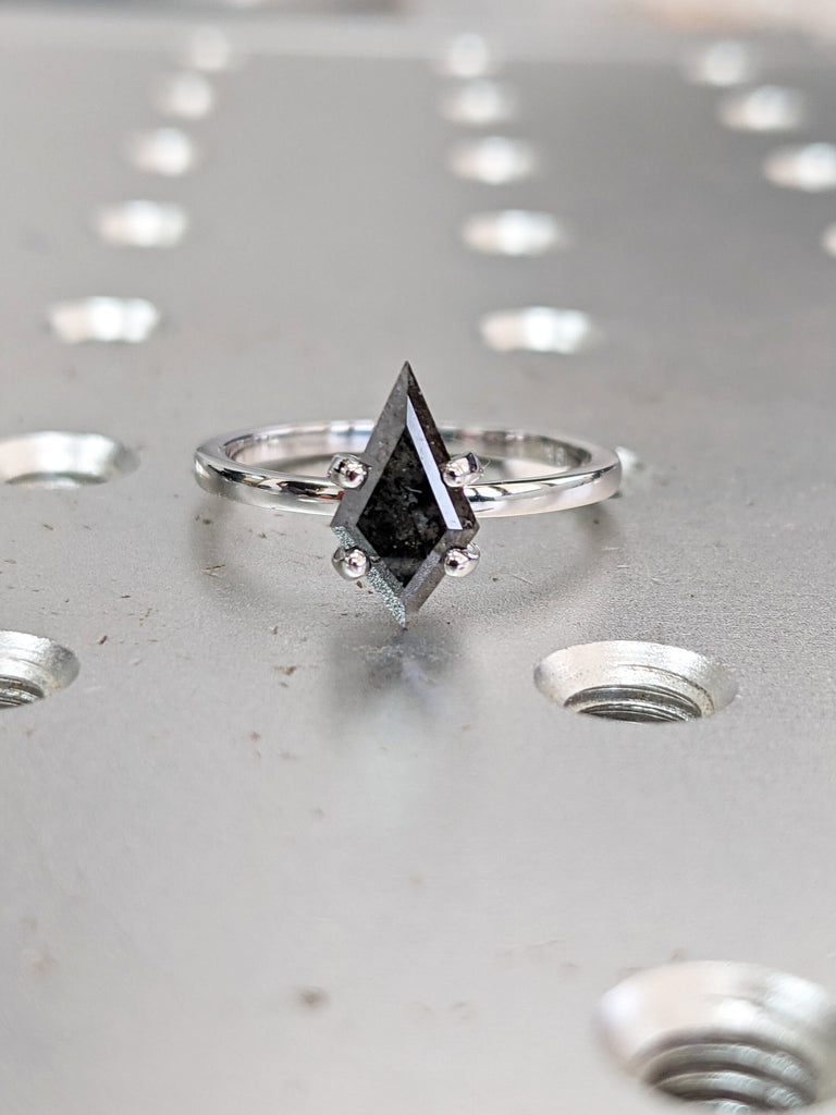 1920&#39;s Raw Salt and Pepper Diamond, Kite Diamond Ring, Unique Engagement Ring, Hidden Diamonds, Delicate Salt And Pepper Diamond Ring