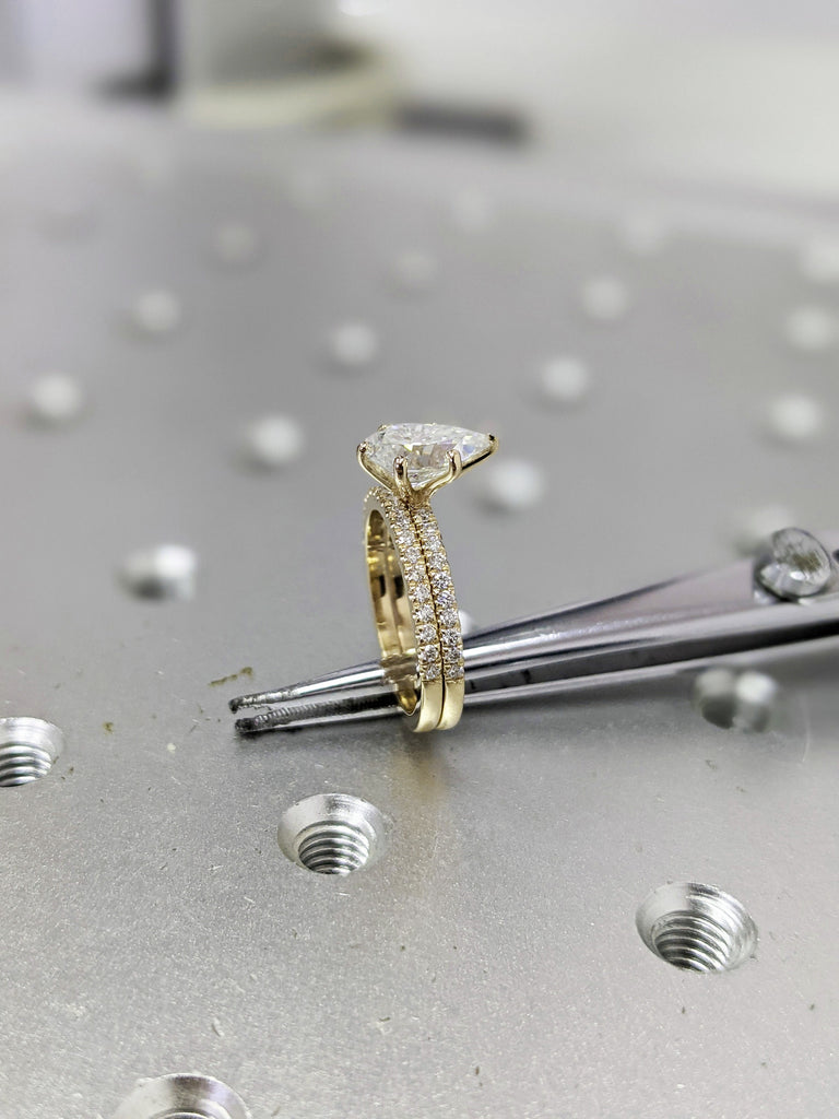 14K Solid Gold Engagement Ring Set 2.5CT Pear Moissanite Wedding Ring/Moissanite Engagement Ring/Stack Ring/Promise ring/Bridal Set