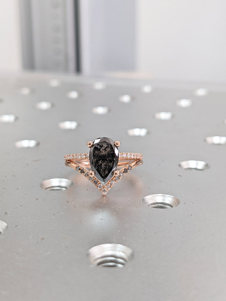 Salt and Pepper Diamond Engagement Ring, Art deco Pear shaped Rose gold wedding ring set, Antique Salt And Pepper Bridal set