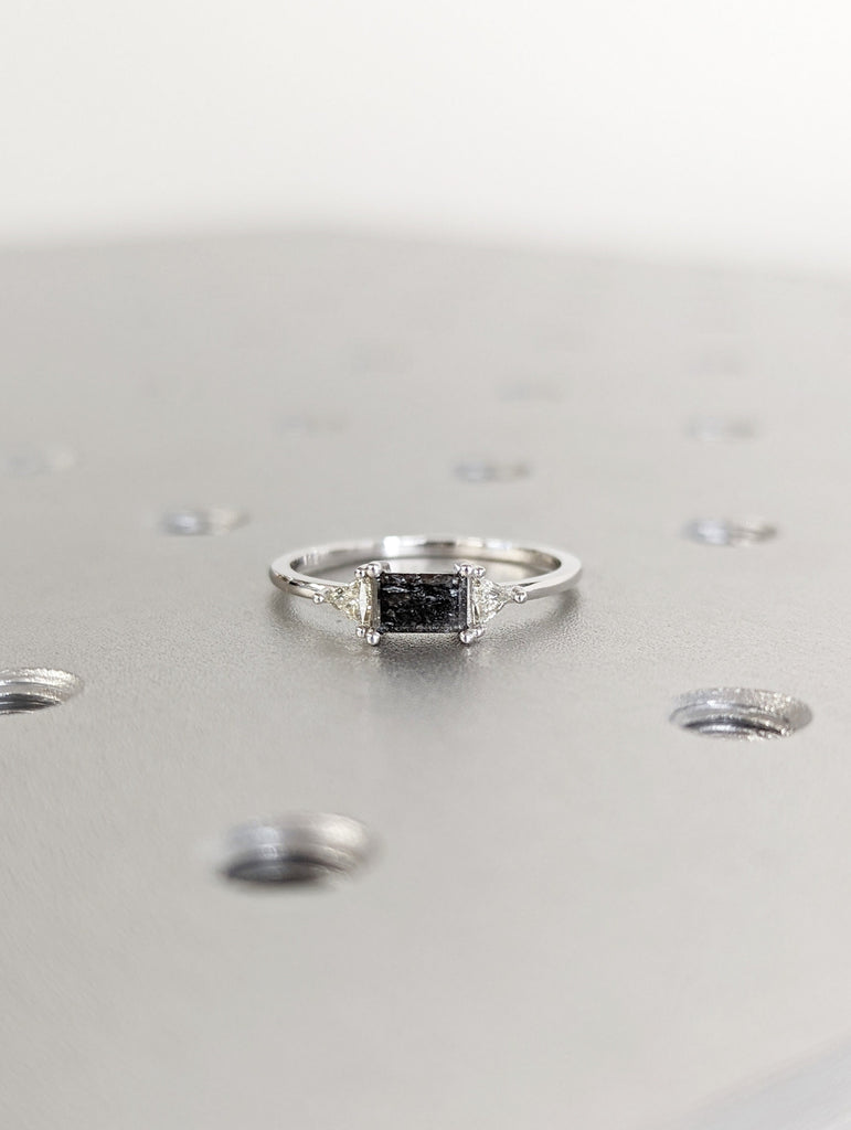 Salt And Pepper Diamond Emerald Triangle Ring, Salt And Pepper Diamond Vintage Engagement Ring, Vintage Baguette Ring, Raw Diamond Ring