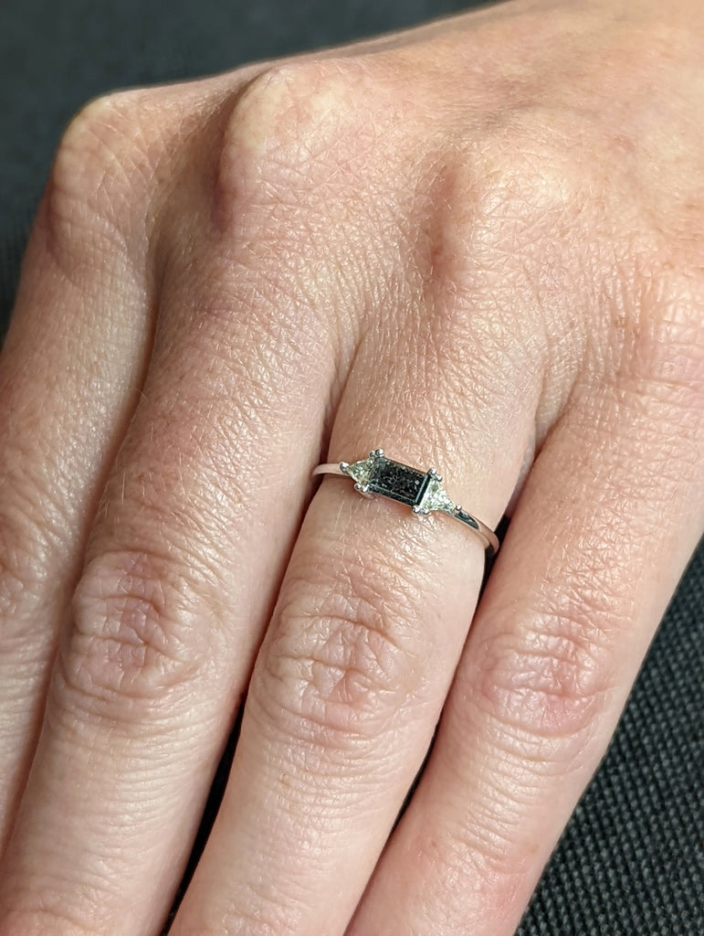Salt And Pepper Diamond Emerald Triangle Ring, Salt And Pepper Diamond Vintage Engagement Ring, Vintage Baguette Ring, Raw Diamond Ring