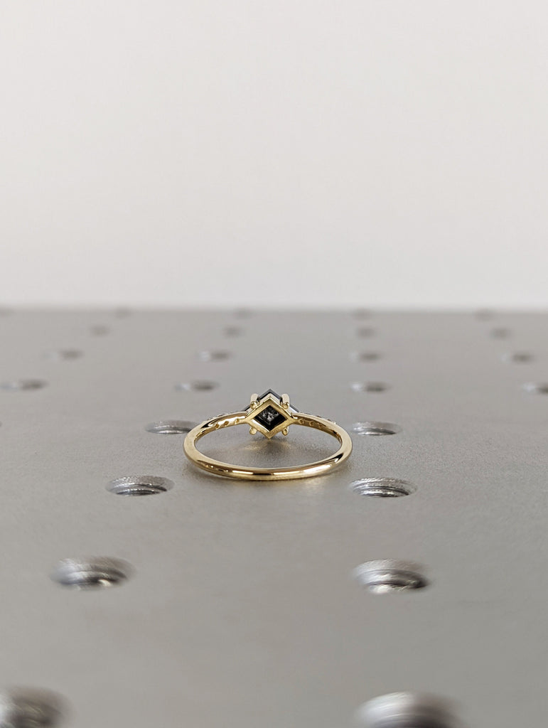 Alternative Diamond Engagement Ring Salt And Pepper Diamond, Kite Diamond Ring, Unique Salt Pepper Diamond Ring, Bridal Set