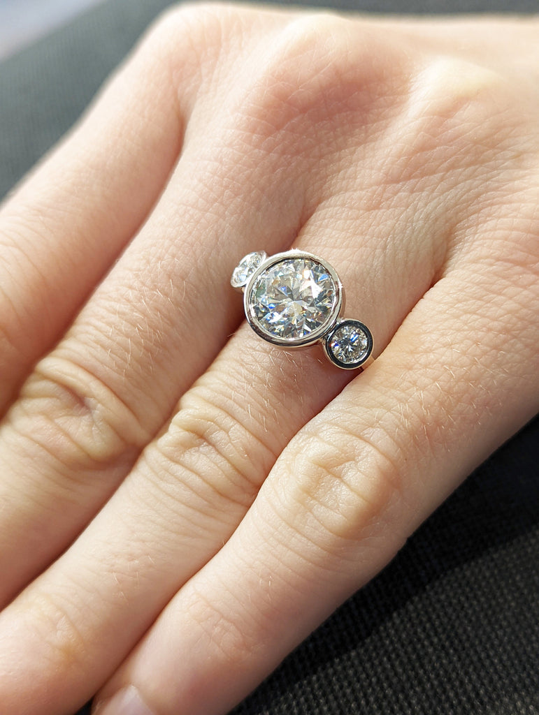 Moissanite Bezel Set Ring / Colorless Round Moissanite Ring / Three Stone Wedding Ring / Colorless Moissanite Engagement Ring