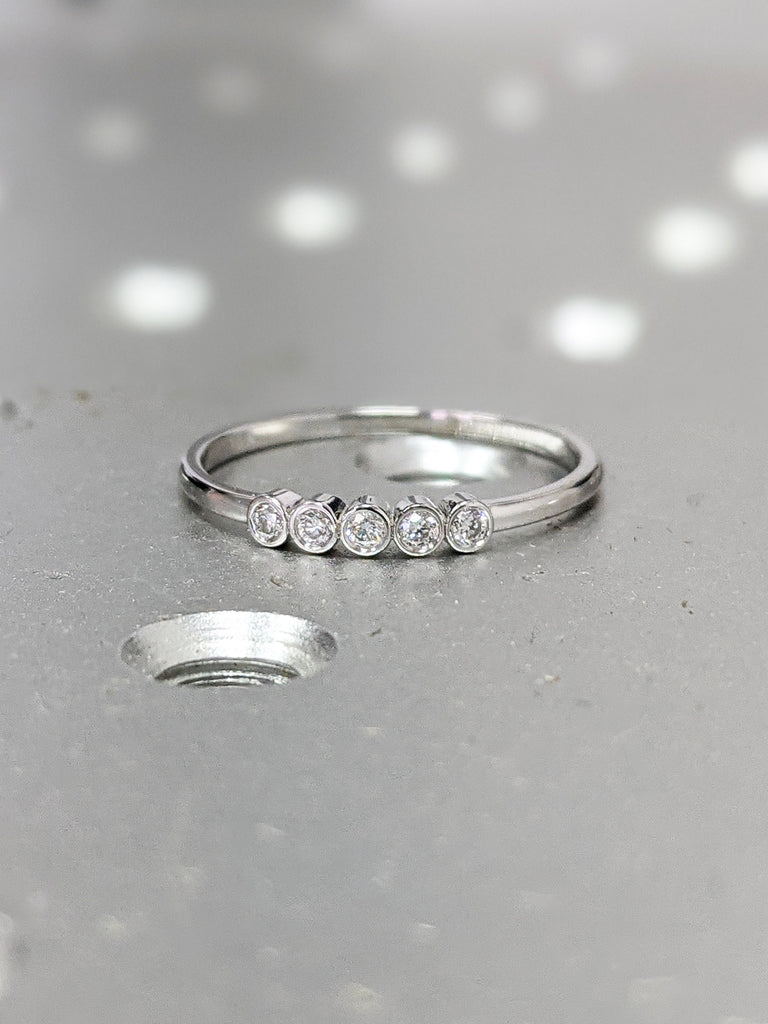 Bezel Set Diamond Band in 14k Gold / Bezel Set Diamond Ring / Simple Thin Gold Band White Diamond Ring / Diamond Bezel Set Wedding Band