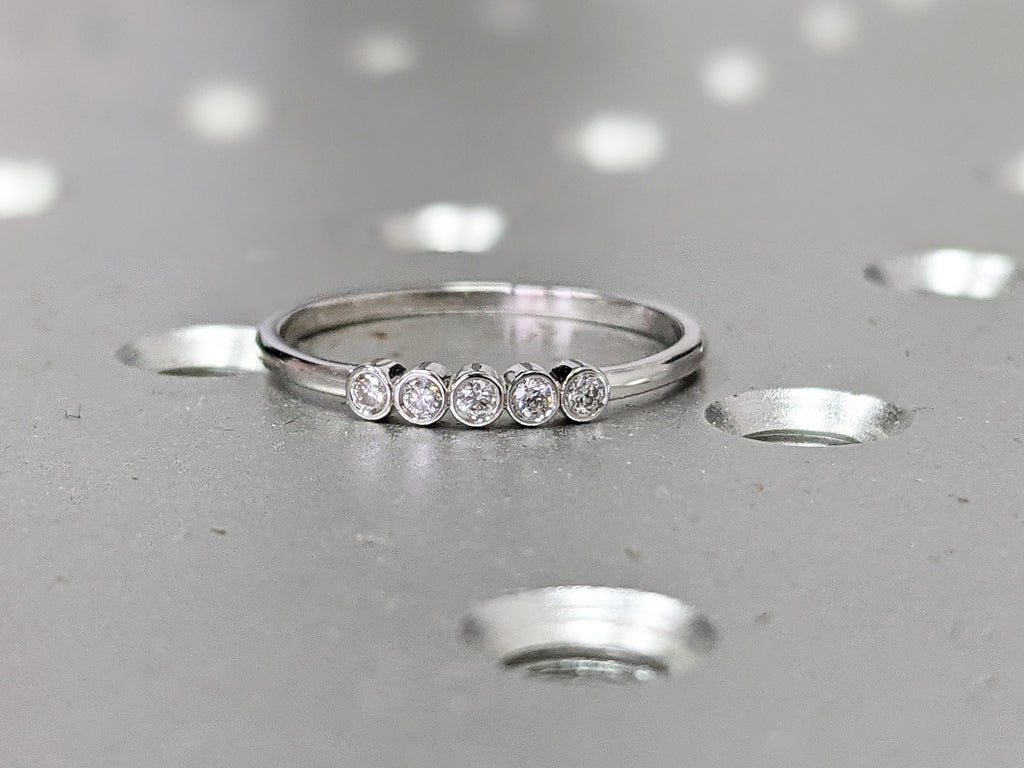 Bezel Set Diamond Band in 14k Gold / Bezel Set Diamond Ring / Simple Thin Gold Band White Diamond Ring / Diamond Bezel Set Wedding Band