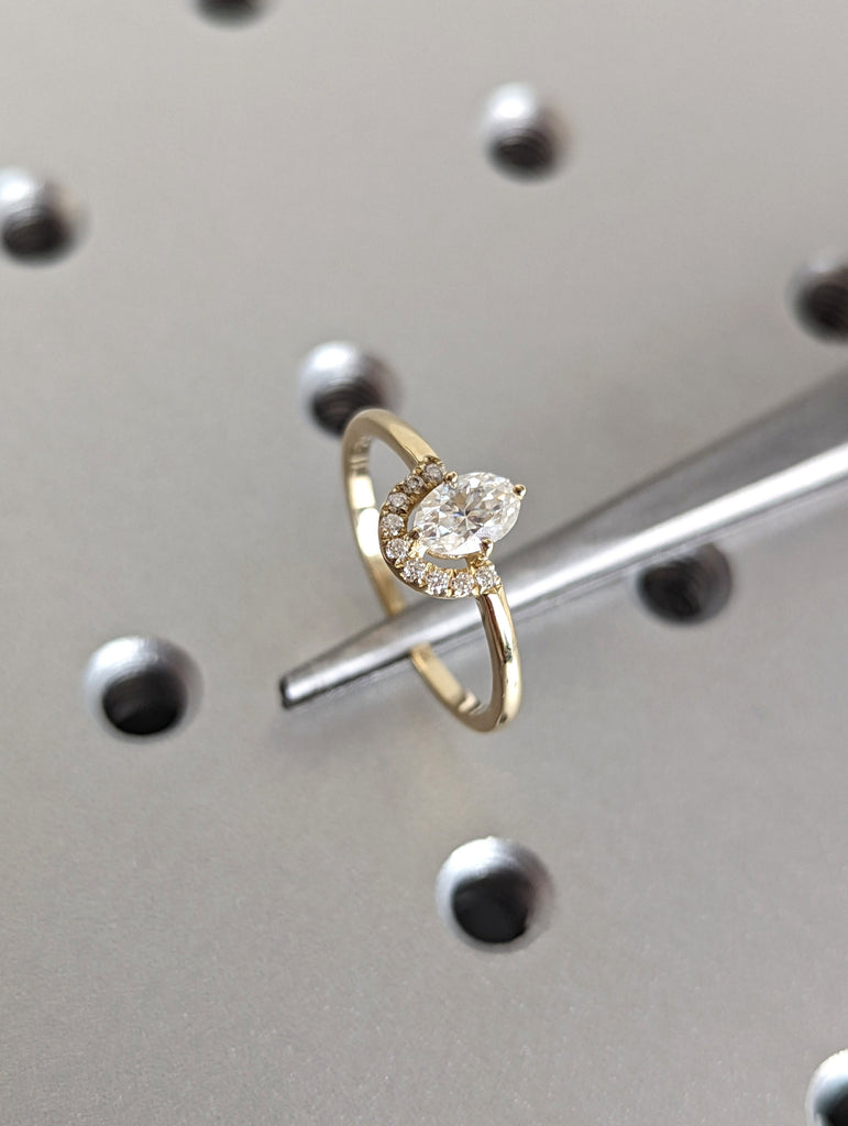0.5 CT Oval Engagement Ring, Dainty Moissanite Engagement Ring