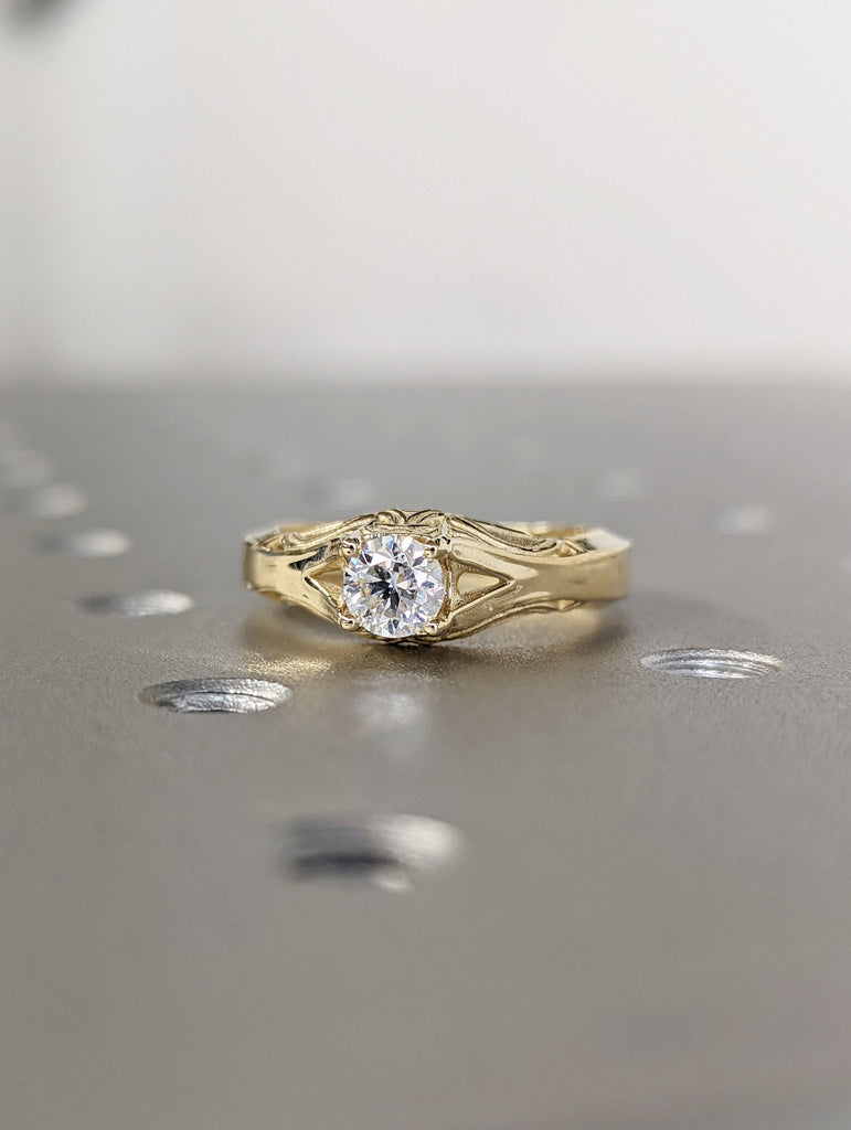 Vintage style celtic band, Unique celtic wedding band, Gold wedding ring, Unusual wedding band, Celtic ring, 0.5 Carat Round Moissanite