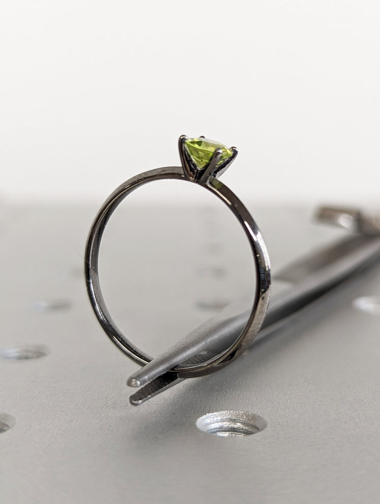 14k Solid Gold Peridot Ring, Round Peridot, Prong Setting, August Birthstone, Birthstone Jewelry, Green Peridot Gemstone