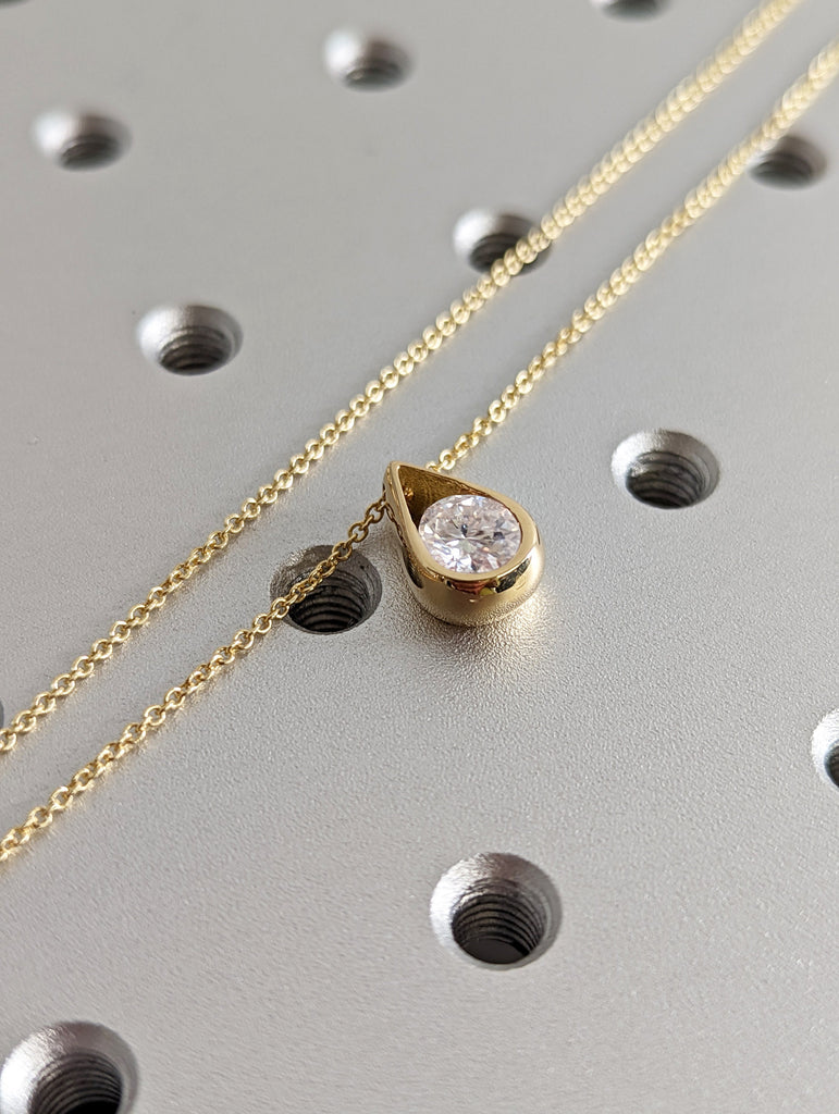 1CT 14kt Round Moissanite Necklace / Round Solitaire Necklace / Round Diamond Necklace / Water Drop Necklace / Teardrop Pendant