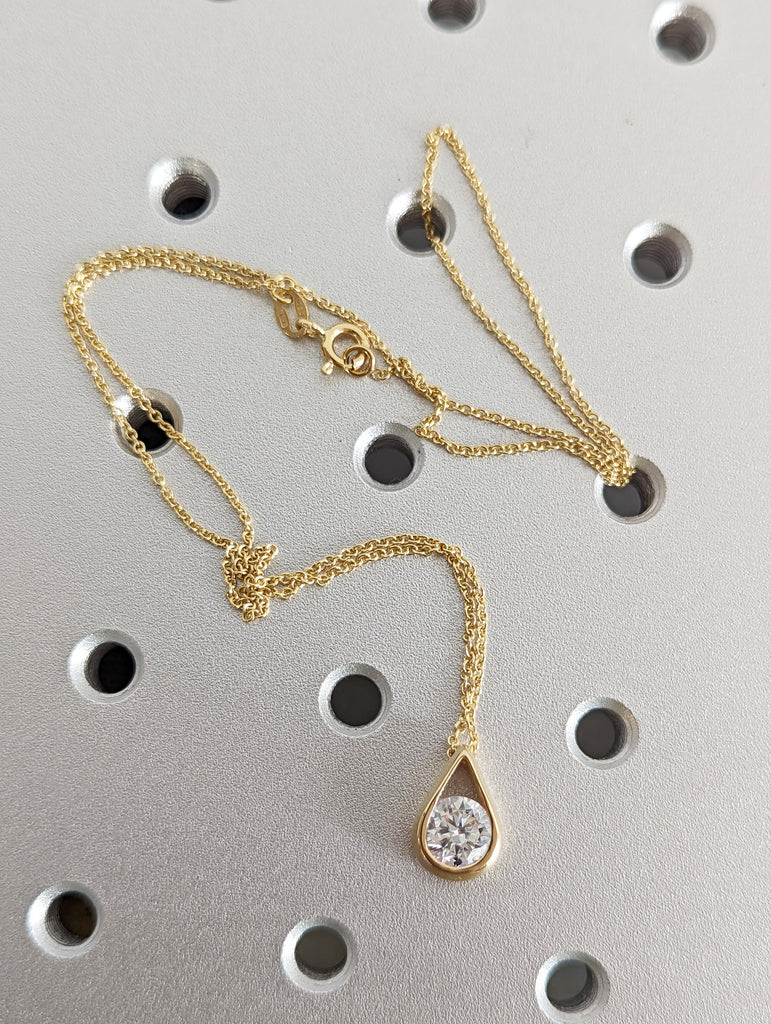 1CT 14kt Round Moissanite Necklace / Round Solitaire Necklace / Round Diamond Necklace / Water Drop Necklace / Teardrop Pendant