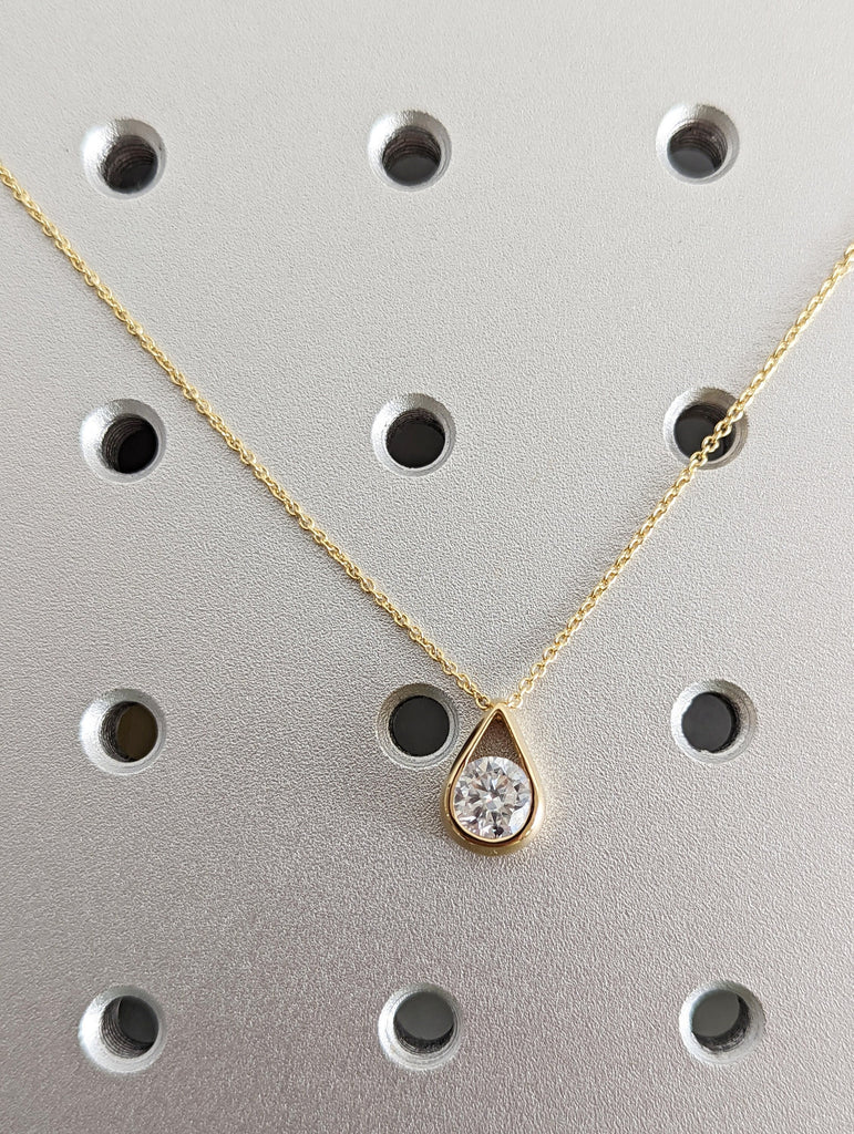 1CT 14kt Round Moissanite Necklace / Round Solitaire Necklace / Round Diamond Necklace / Water Drop Necklace / Teardrop Pendant