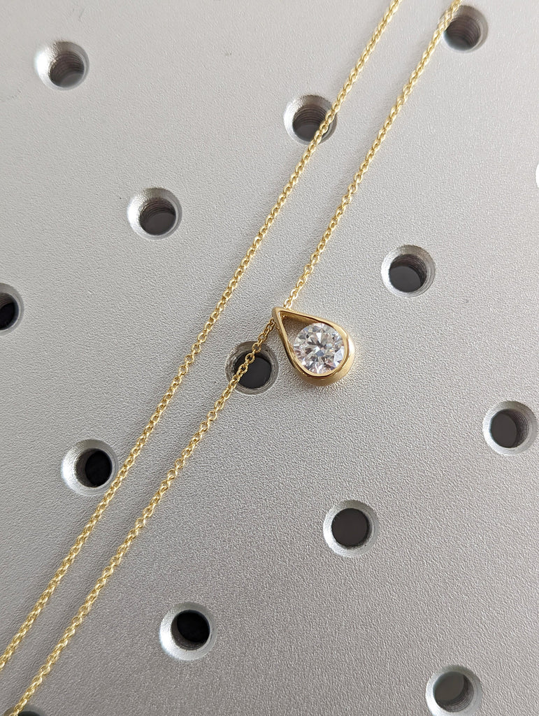 1CT 14kt Round Moissanite Necklace / Round Solitaire Necklace / Round Diamond Necklace / Water Drop Necklace / Teardrop Pendant