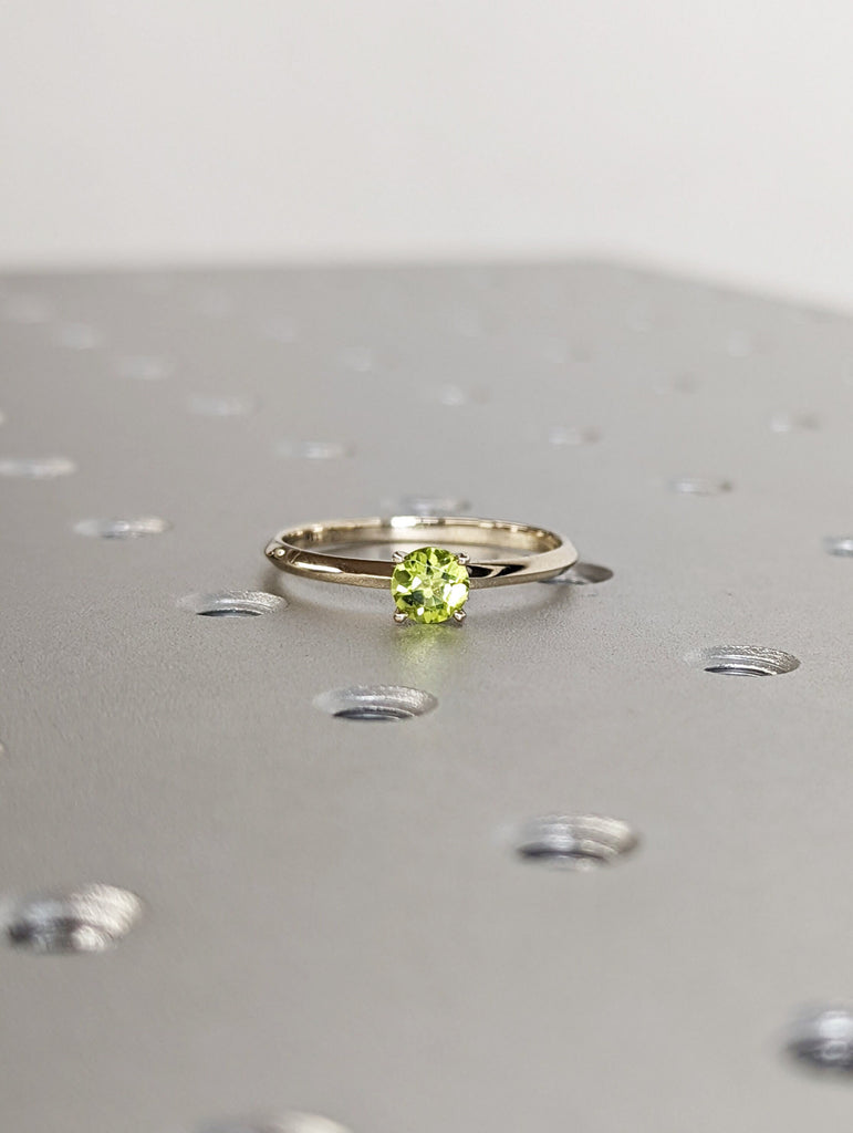 Peridot engagement ring set white gold peridot ring Green solitaire ring Peridot solitaire ring August Birthstone ring Art Deco Antique Ring