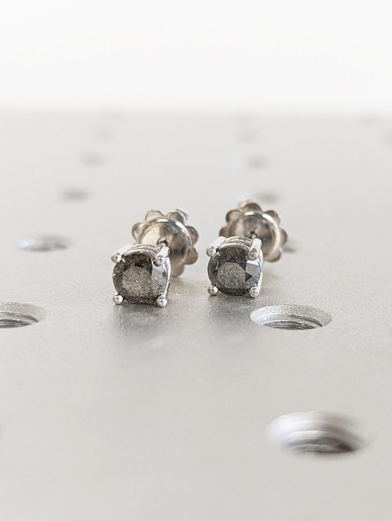 Salt and Pepper Diamond Stud Earrings, Salt and Pepper Diamond Earrings, 14k Gold Stud Earrings, Unique Minimal Natural Diamond Studs