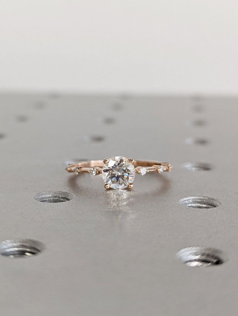 Round Cut Engagement Ring, Dainty Moissanite Engagement Ring