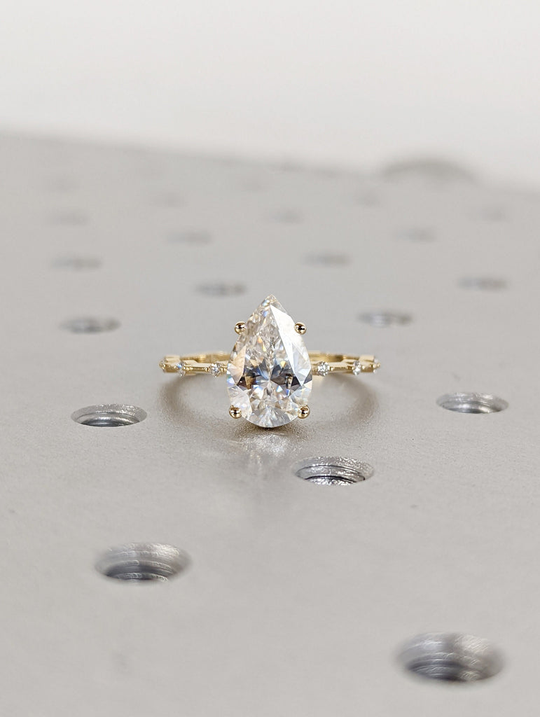 Pear Cut Engagement Ring, Dainty Moissanite Diamond Engagement Ring