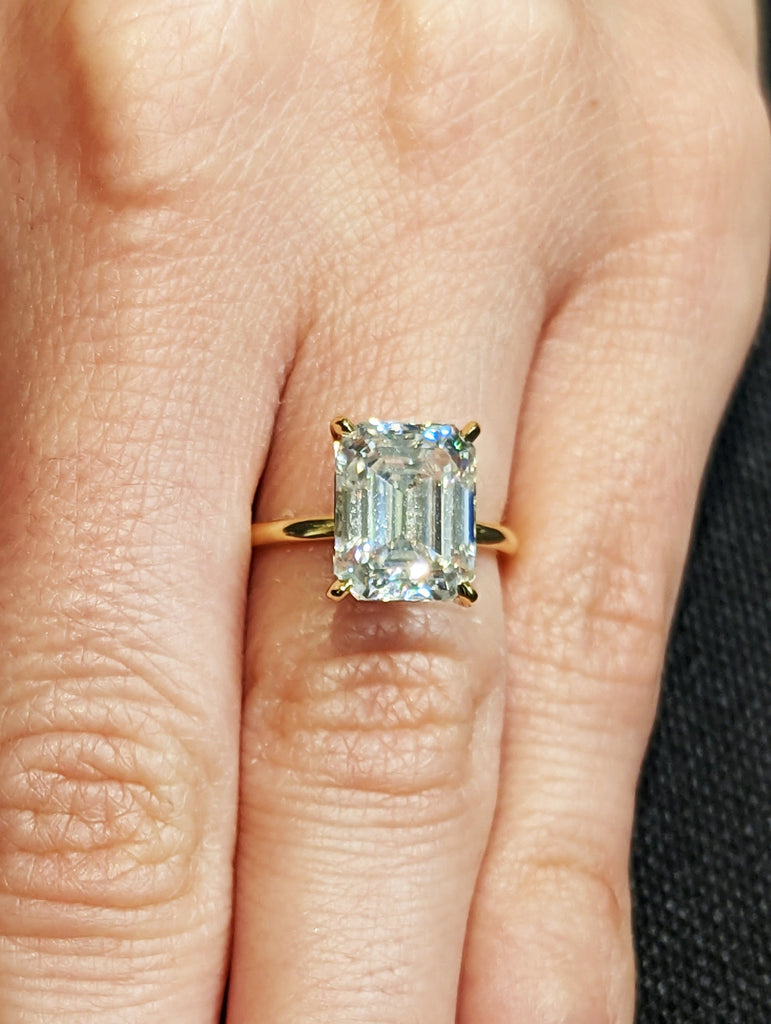 3 Carat Emerald Cut Solitaire Engagement Ring, Emerald Cut Engagement Ring, Emerald Cut Ring, 3Ct Solid 18k Gold Moissanite Claw Prongs Ring