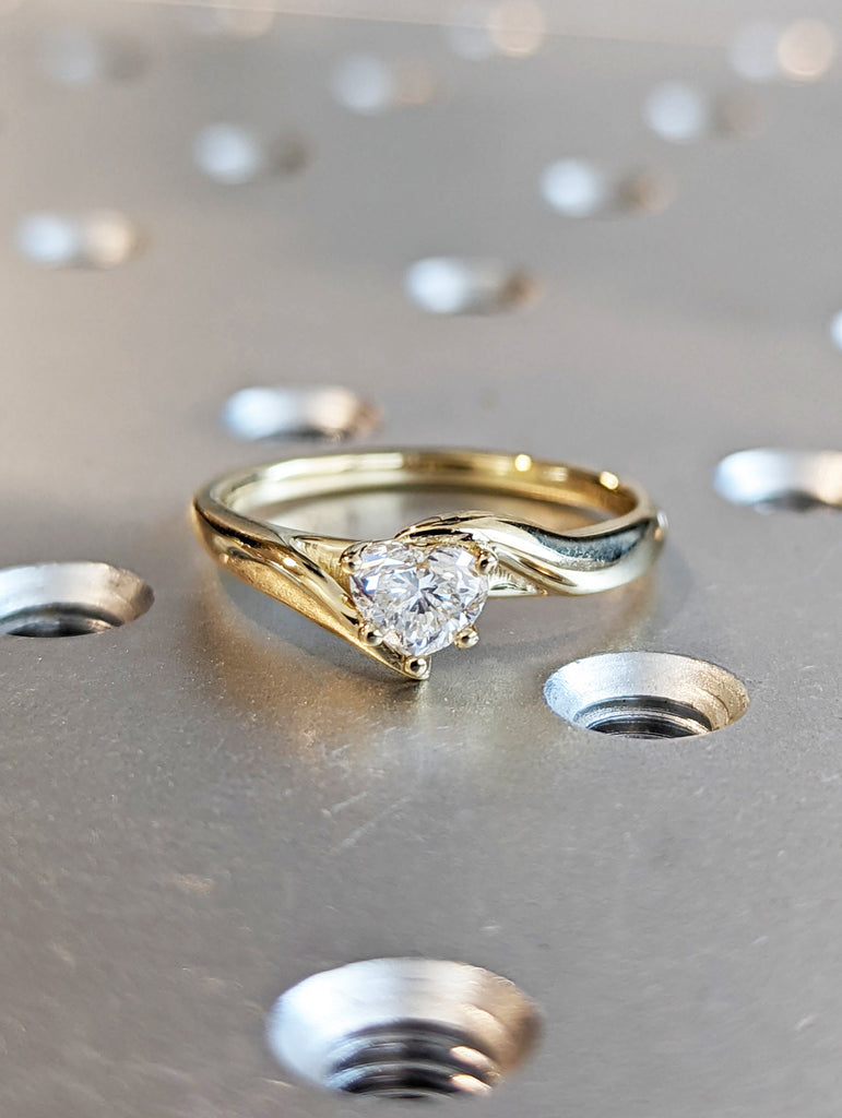 14K Solid Gold Engagement Ring / Heart Moissanite Diamond Wedding Ring / Moissanite Engagement Ring / Stack Ring / Twisted Band / Split Band