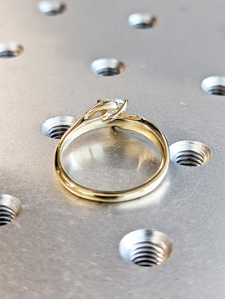 14K Solid Gold Engagement Ring / Heart Moissanite Diamond Wedding Ring / Moissanite Engagement Ring / Stack Ring / Twisted Band / Split Band