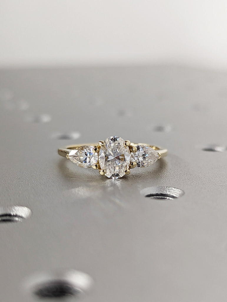 Oval cut Moissanite Engagement Ring,Stacking ring.14K/18K Yellow Gold,vintage Unique pear Cluster ring women, wedding Bridal ring