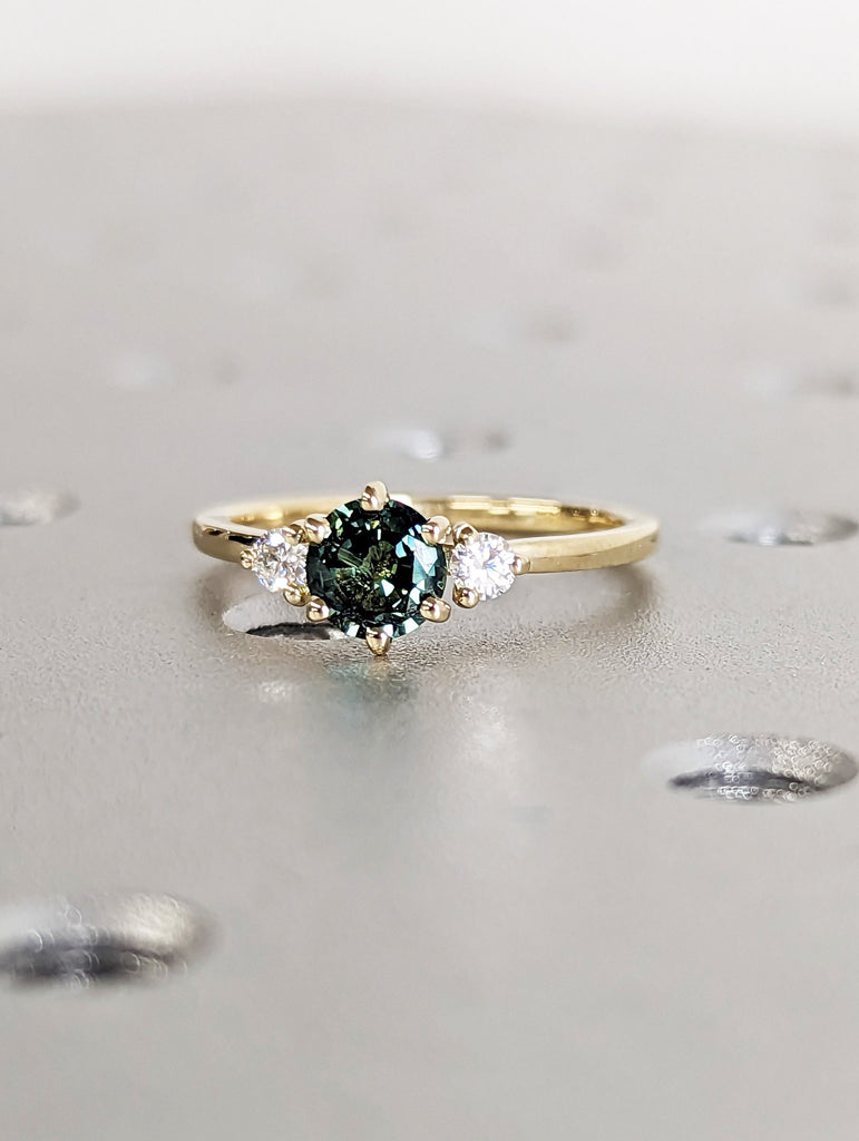 Peacock Sapphire Promise Ring Gold, Round Cut Engagement Dainty Sapphire Ring, Art Deco Ring,Green Gemstone Statement Ring,Anniversary Gift