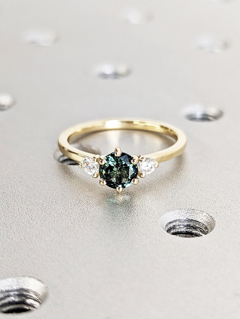 Peacock Sapphire Promise Ring Gold, Round Cut Engagement Dainty Sapphire Ring, Art Deco Ring,Green Gemstone Statement Ring,Anniversary Gift