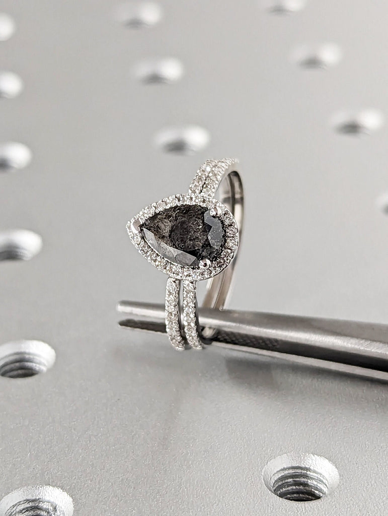 Pear Halo 18K White Gold Salt and Pepper Diamond engagement ring set Wedding Band For Women vintage Pear cut Halo diamond Anniversary ring