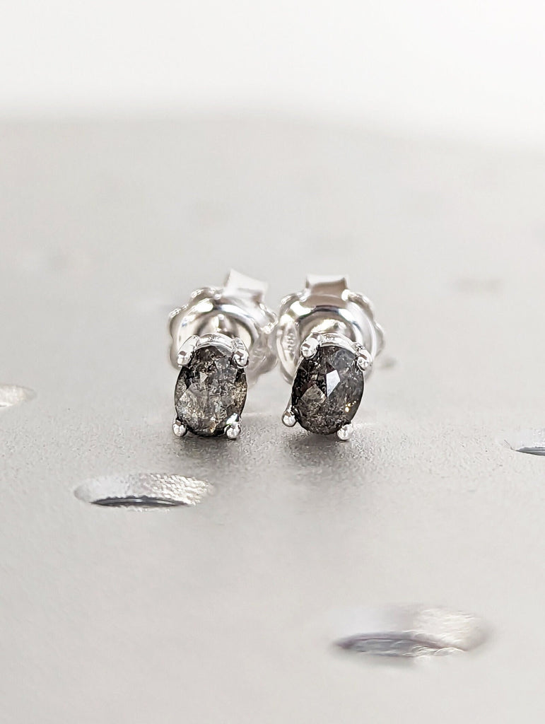 1 Ct Salt and Pepper Diamond Stud Earrings, Salt and Pepper Diamond Earrings, 14k Gold Stud Earrings, Unique Minimal Natural Diamond Studs