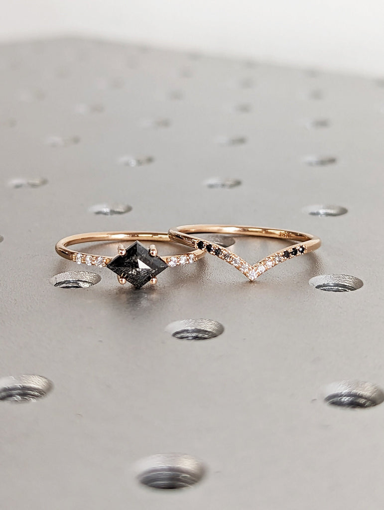 Alternative Diamond Engagement Ring Salt And Pepper Diamond, Kite Diamond Ring, Unique Salt Pepper Diamond Ring, Bridal Set, 18K Rose Gold