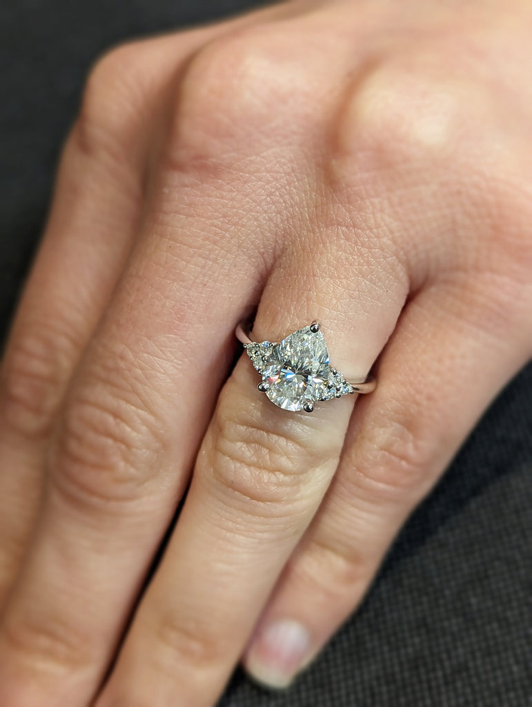Pear cut Moissanite engagement ring vintage white gold Round moissanite ring Cluster ring unique ring engagement ring Anniversary ring