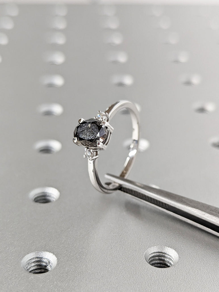 Salt And Pepper Diamond Oval Ring, Salt And Pepper Diamond Vintage Engagement Ring, Vintage Oval Ring, Raw Diamond Ring, Raw Oval