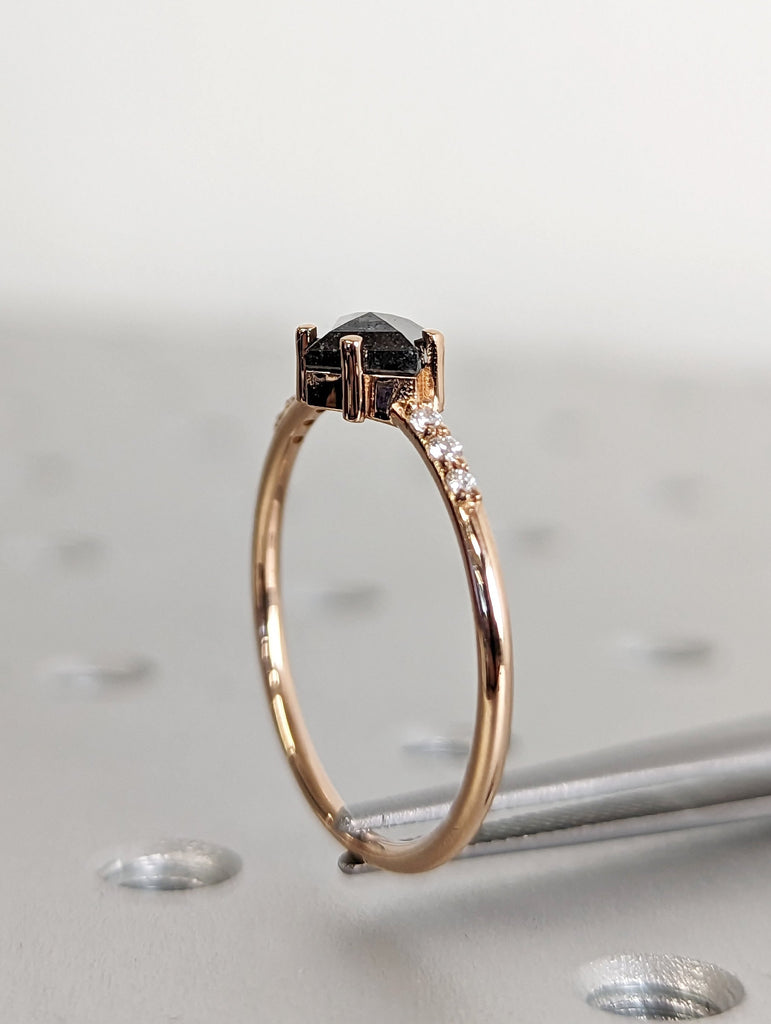 Alternative Diamond Engagement Ring Salt And Pepper Diamond, Kite Diamond Ring, Unique Salt Pepper Diamond Ring, Bridal Set, 18K Rose Gold