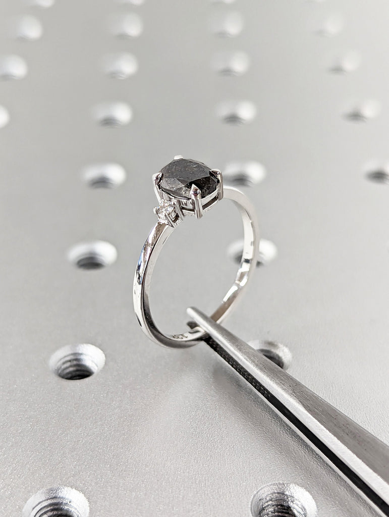 Salt And Pepper Diamond Oval Ring, Salt And Pepper Diamond Vintage Engagement Ring, Vintage Oval Ring, Raw Diamond Ring, Raw Oval