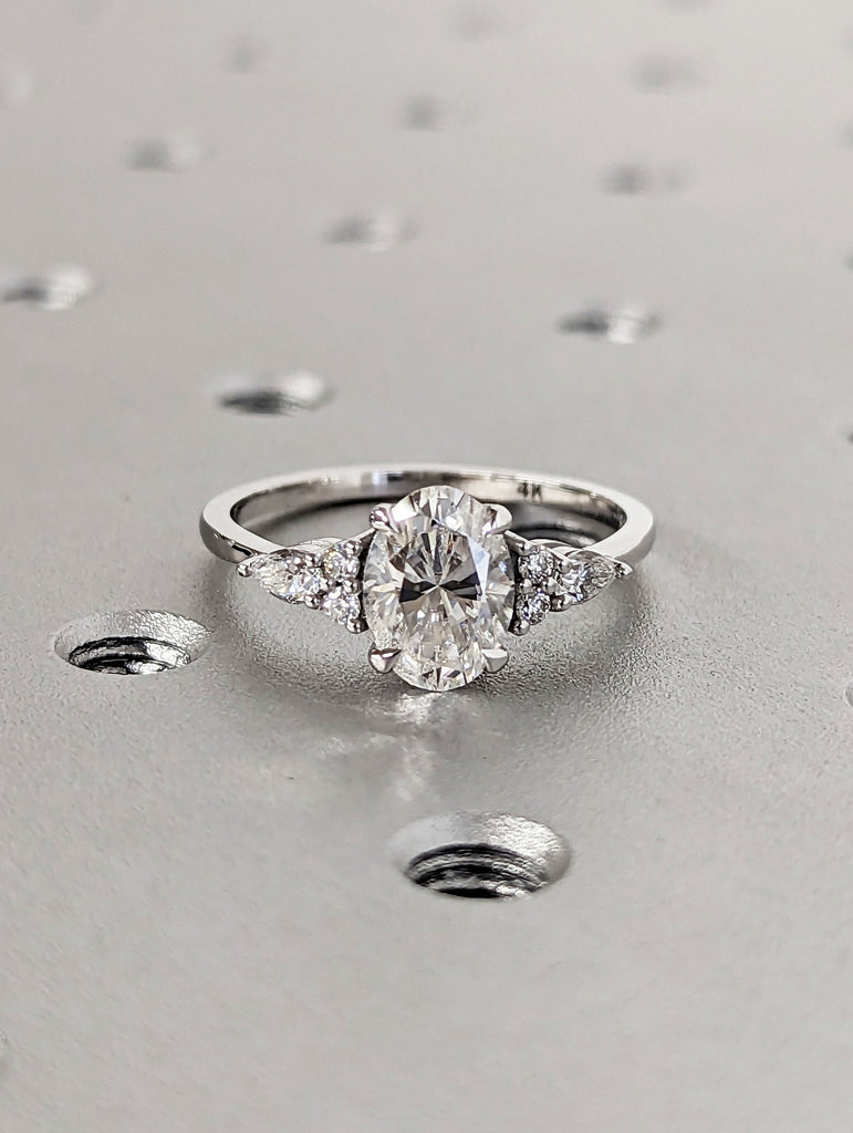 Oval cut Moissanite Engagement Ring set, Stacking ring, 14K/18K Gold, vintage Unique pear diamond Cluster ring women, wedding Bridal ring