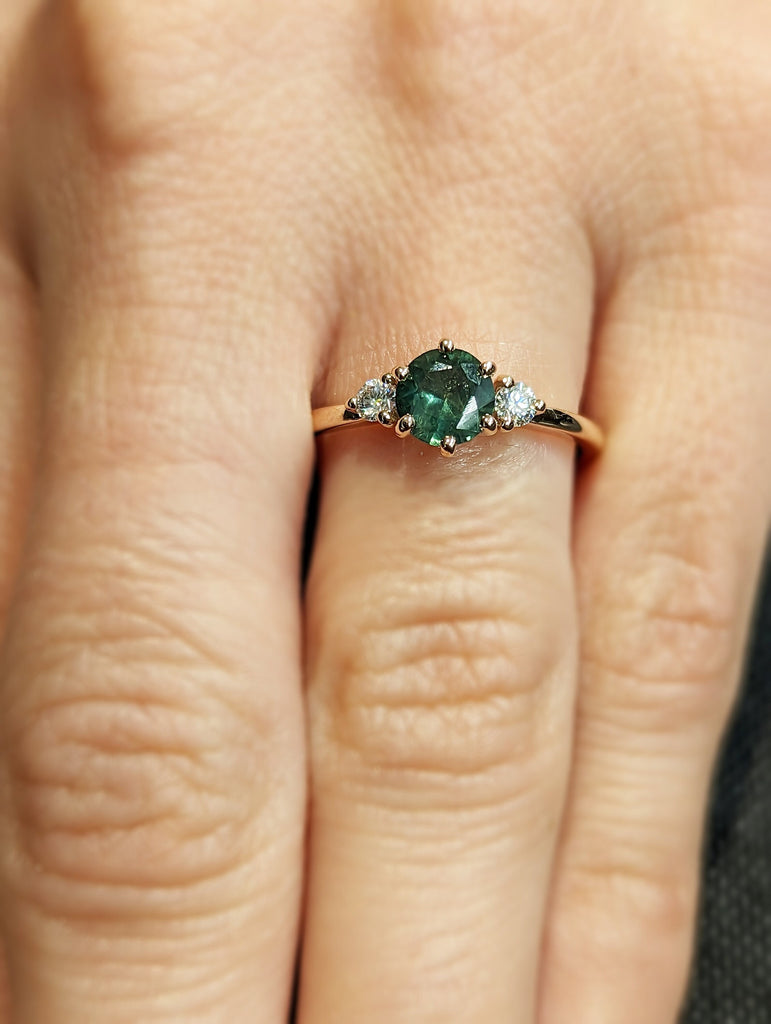 Peacock Sapphire Promise Ring Gold, Round Cut Engagement Dainty Sapphire Ring, Art Deco Ring,Green Gemstone Statement Ring,Anniversary Gift