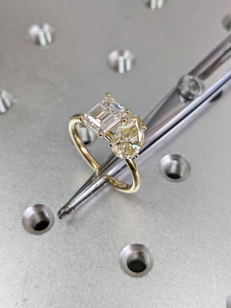 Colorless & Champagne Moissanite Toi Et Moi Ring / Emerald And Fancy Colored Pear Moissanite Ring / 14K Gold Engagement Ring / Gift For Her