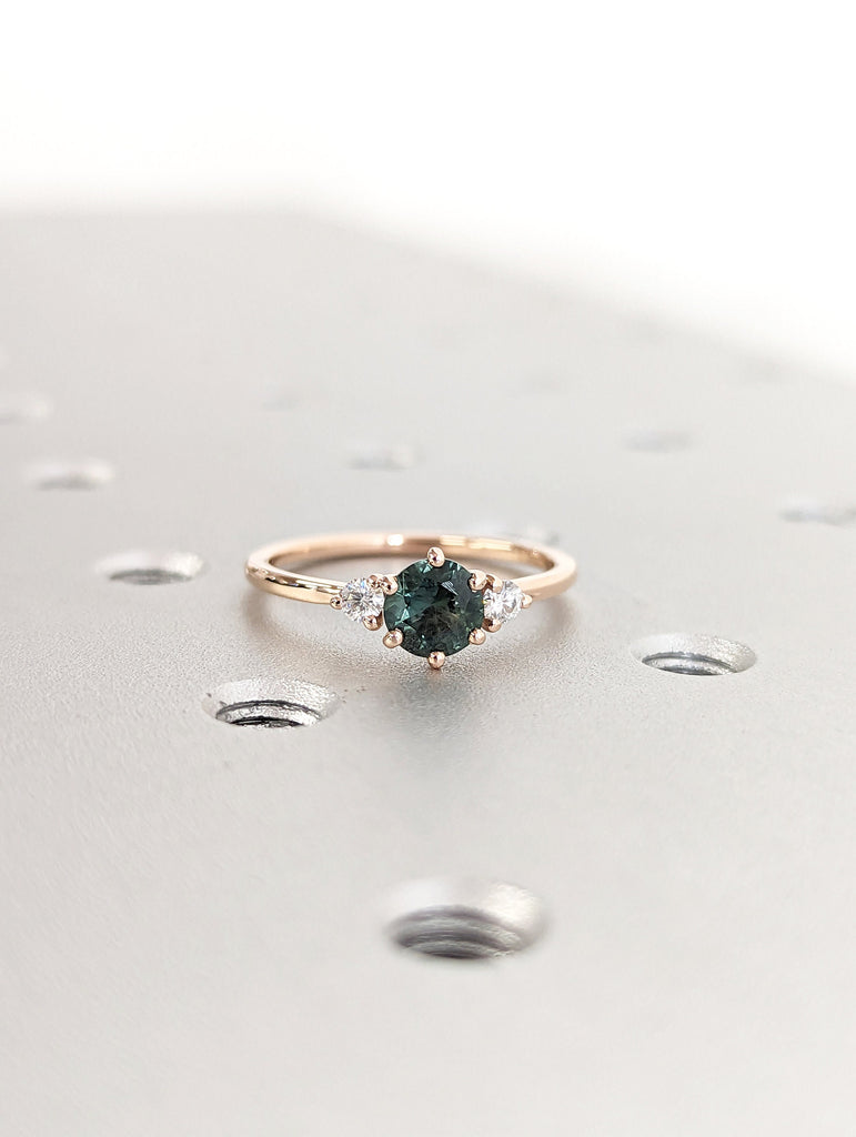 Peacock Sapphire Promise Ring Gold, Round Cut Engagement Dainty Sapphire Ring, Art Deco Ring,Green Gemstone Statement Ring,Anniversary Gift