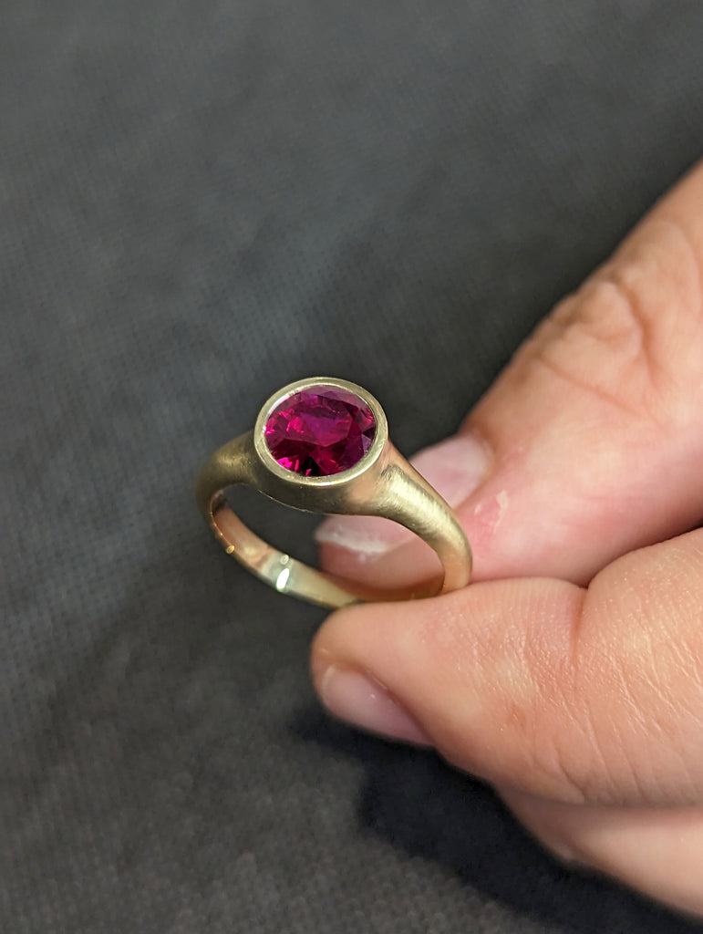 14K Solid Gold Ruby Round Stacking Signet Ring, Gold Ring Bezel Set, Simple Ruby Ring, Handmade jeweler, Delicate Ring Gift for Her