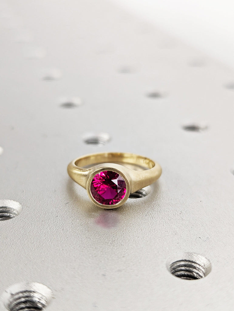 14K Solid Gold Ruby Round Stacking Signet Ring, Gold Ring Bezel Set, Simple Ruby Ring, Handmade jeweler, Delicate Ring Gift for Her