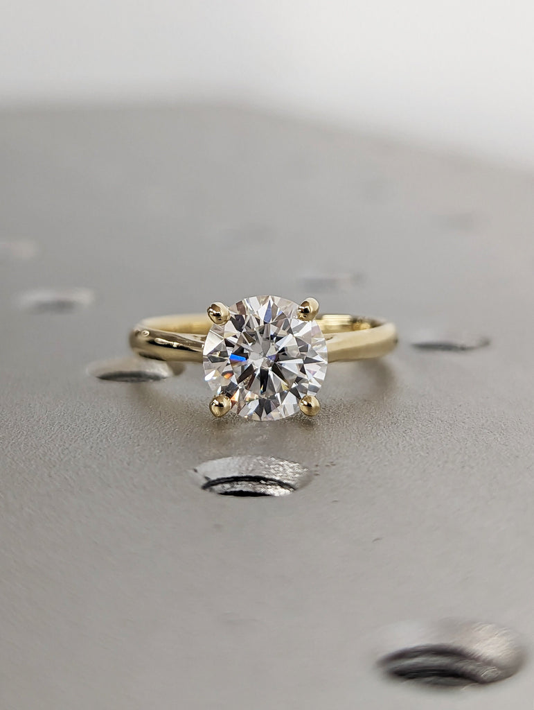 4-Prong Round Engagement Ring in 14k Solid Gold / 2 CT Moissanite Engagement Rings / Solitaire Moissanite Ring / Gold Promise Ring / Simple