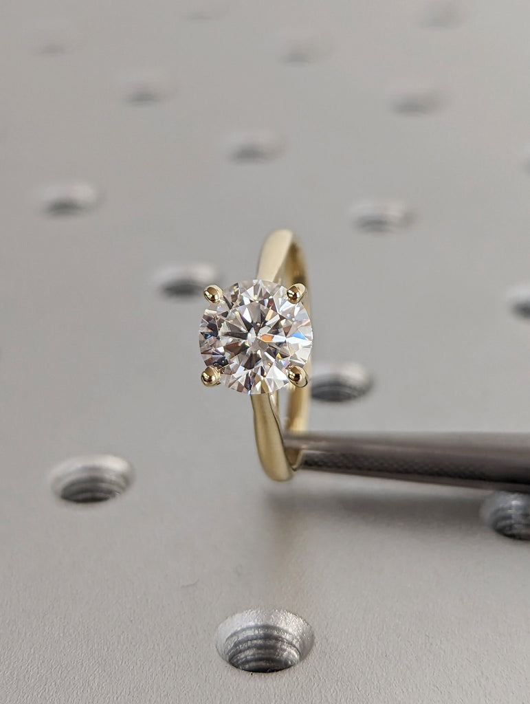 4-Prong Round Engagement Ring in 14k Solid Gold / 2 CT Moissanite Engagement Rings / Solitaire Moissanite Ring / Gold Promise Ring / Simple