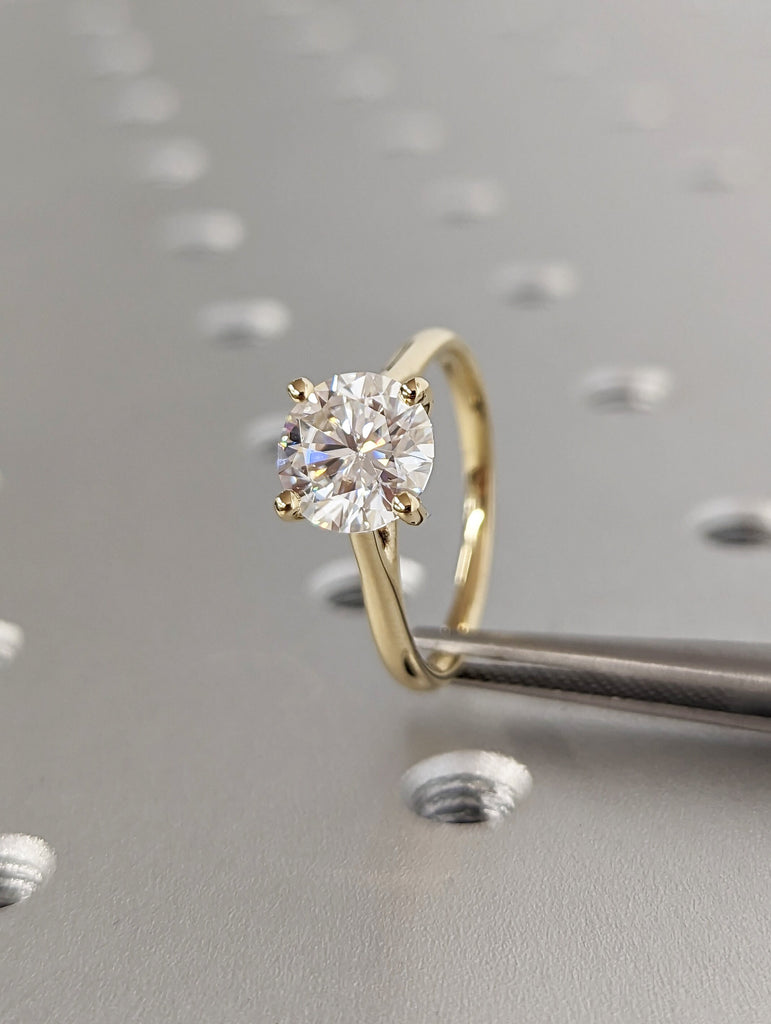 4-Prong Round Engagement Ring in 14k Solid Gold / 2 CT Moissanite Engagement Rings / Solitaire Moissanite Ring / Gold Promise Ring / Simple