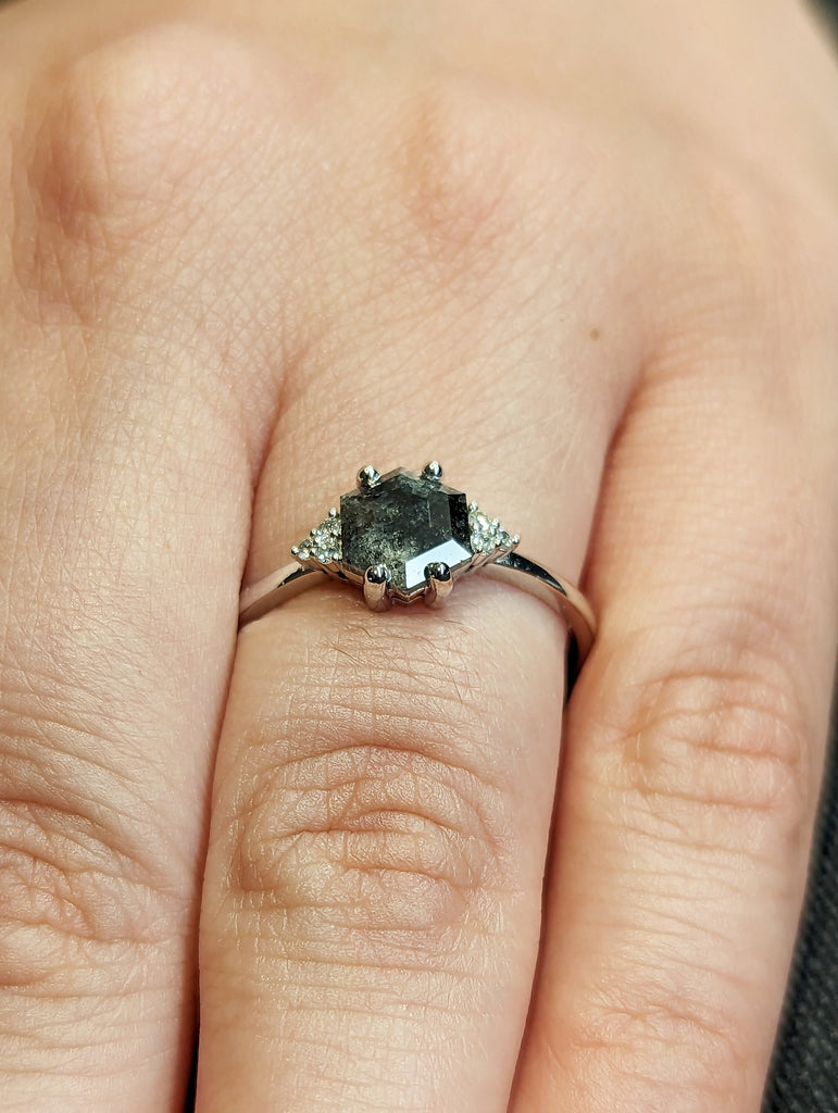 Raw Diamond Hexagon Round Diamond, Salt and Pepper, Unique Engagement Ring, Rose Cut Geometric Diamond Ring, 18k Gold, Custom Handmade