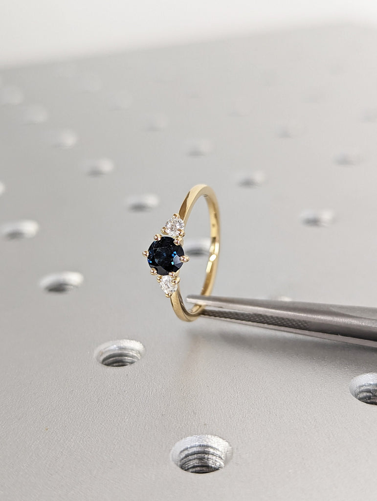 Peacock Sapphire Promise Ring Gold, Round Cut Engagement Dainty Sapphire Ring, Art Deco Ring,Green Gemstone Statement Ring,Anniversary Gift