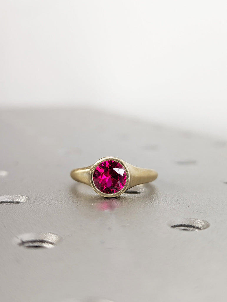 14K Solid Gold Ruby Round Stacking Signet Ring, Gold Ring Bezel Set, Simple Ruby Ring, Handmade jeweler, Delicate Ring Gift for Her