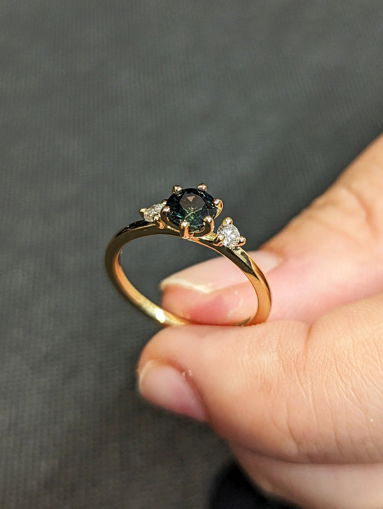 Peacock Sapphire Promise Ring Gold, Round Cut Engagement Dainty Sapphire Ring, Art Deco Ring,Green Gemstone Statement Ring,Anniversary Gift